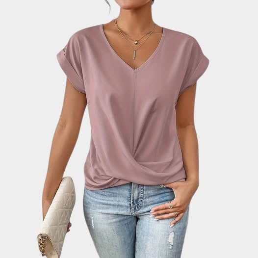 CLEO | T-shirt décontracté avec encolure en cœur.